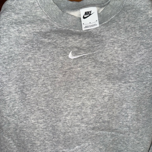 Nike Heather Gray Crewneck - Picture 1 of 2